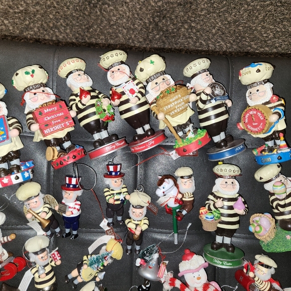 60 Hershey Christmas Ornaments - Picture 3 of 9